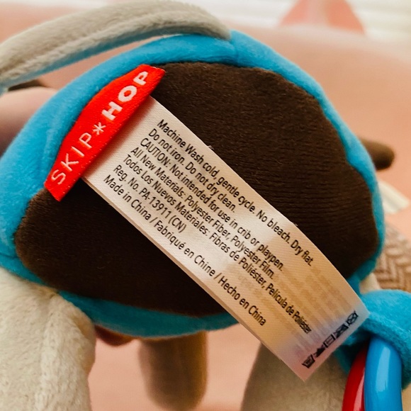 NWOT Skip Hop Elephant Bandana Buddies Stroller Toy - Picture 7 of 8